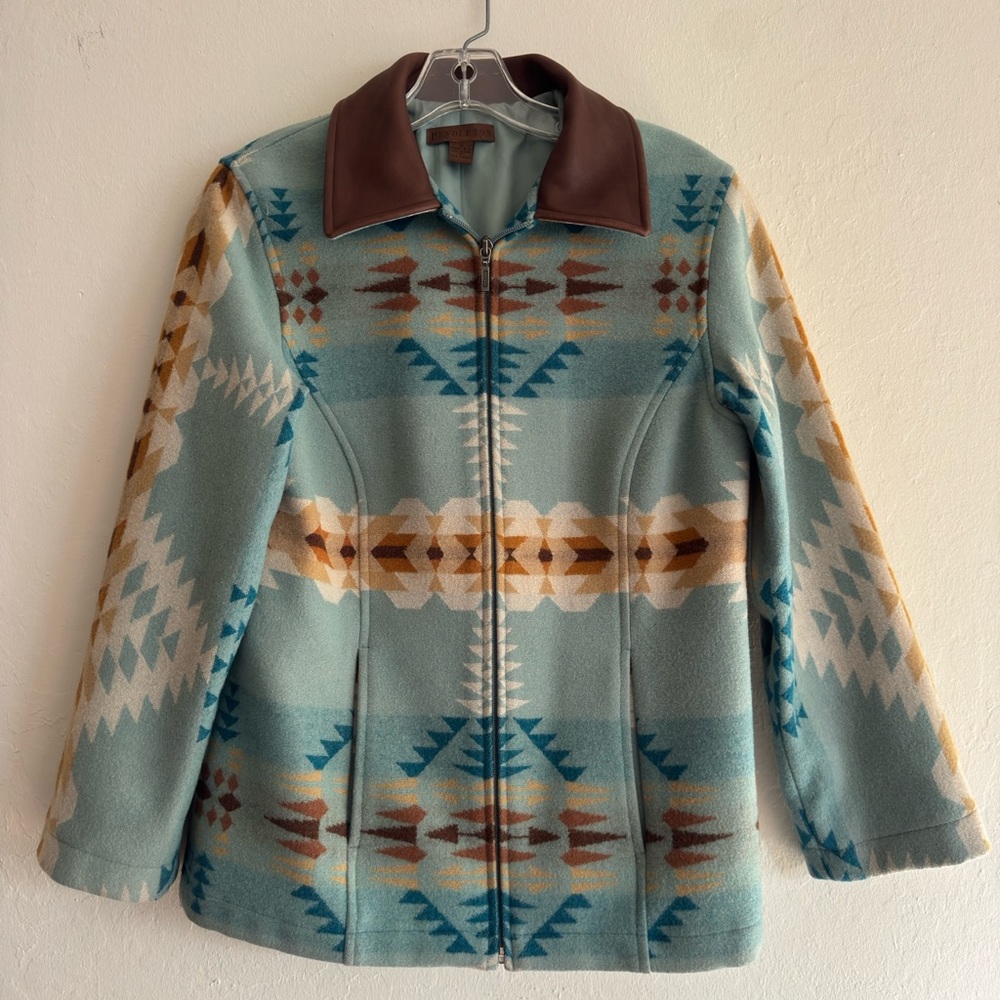 Pendleton Women's Wool Jacket with Leather Collar.  Lined. Size Small.